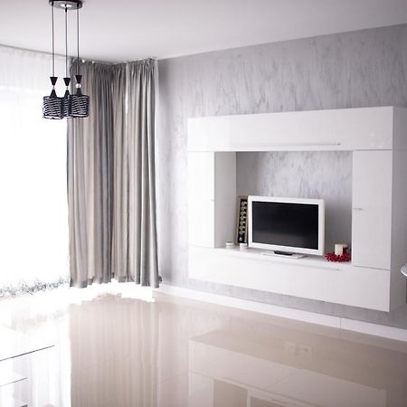 Apartament Denissia Орадеа Екстериор снимка
