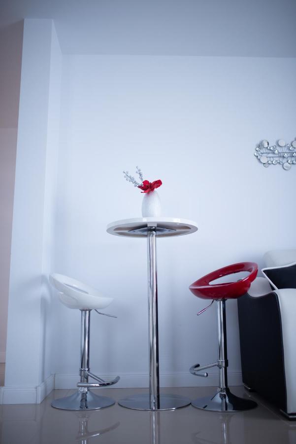 Apartament Denissia Орадеа Екстериор снимка