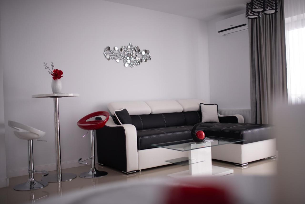 Apartament Denissia Орадеа Екстериор снимка