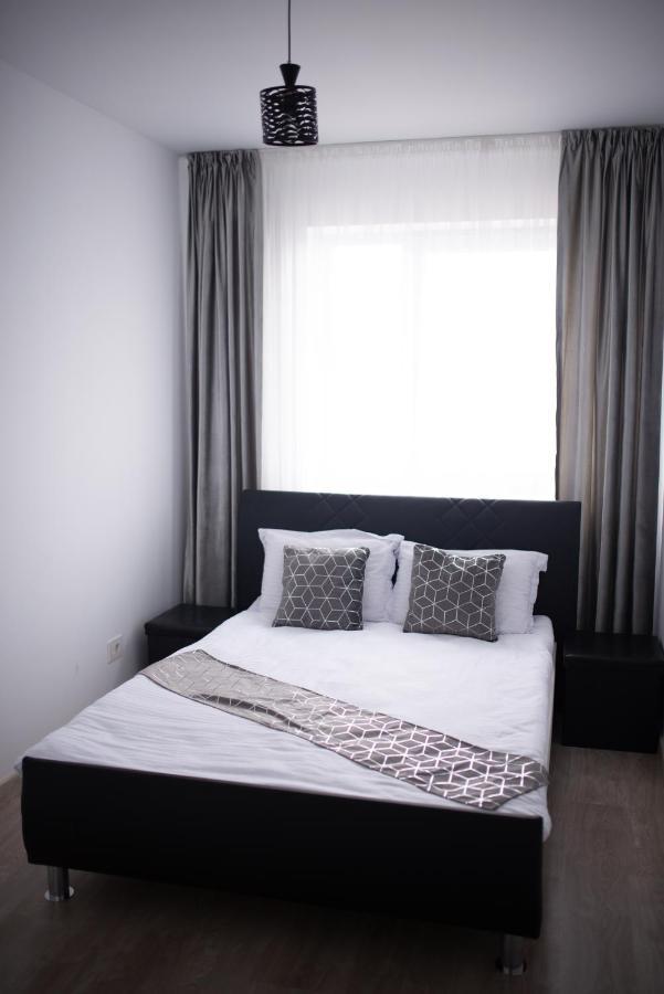 Apartament Denissia Орадеа Екстериор снимка