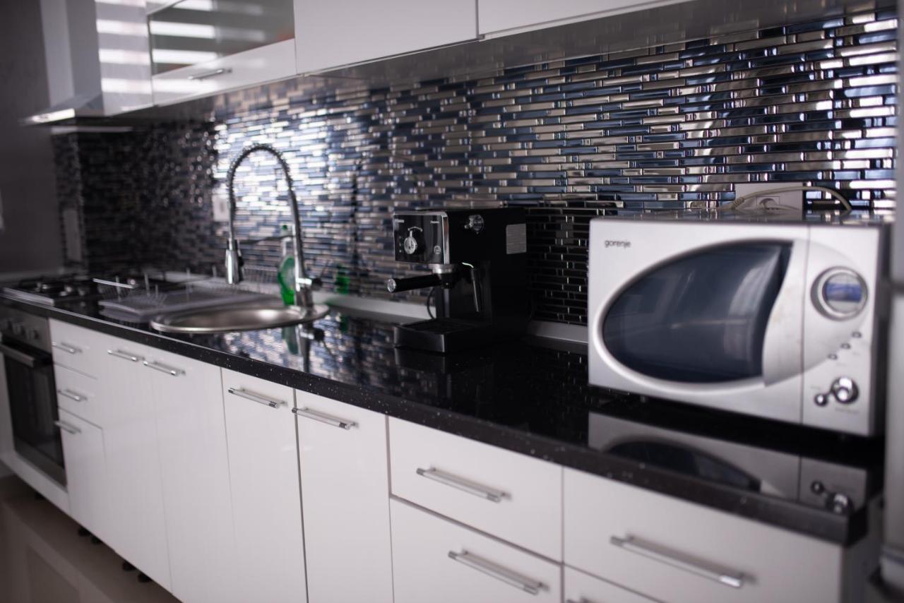 Apartament Denissia Орадеа Екстериор снимка