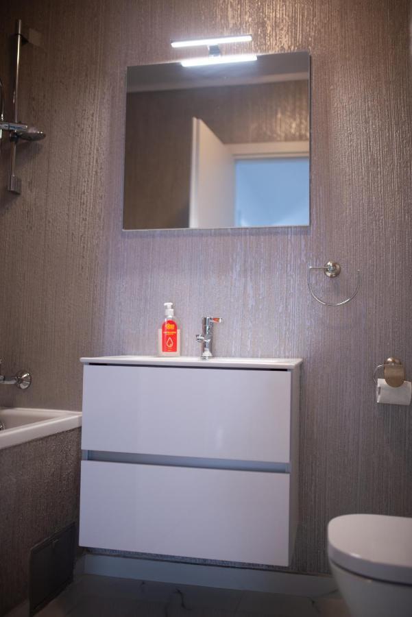 Apartament Denissia Орадеа Екстериор снимка