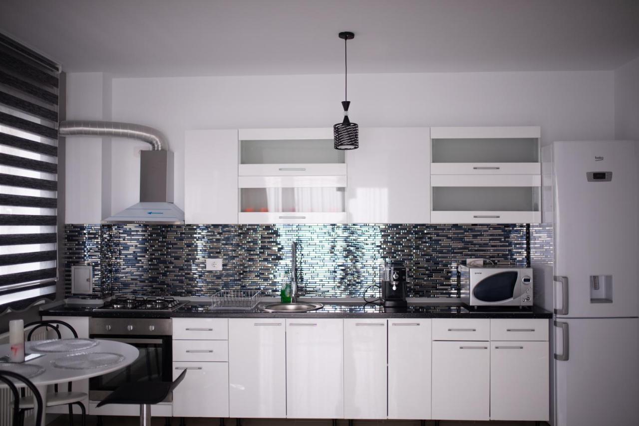 Apartament Denissia Орадеа Екстериор снимка