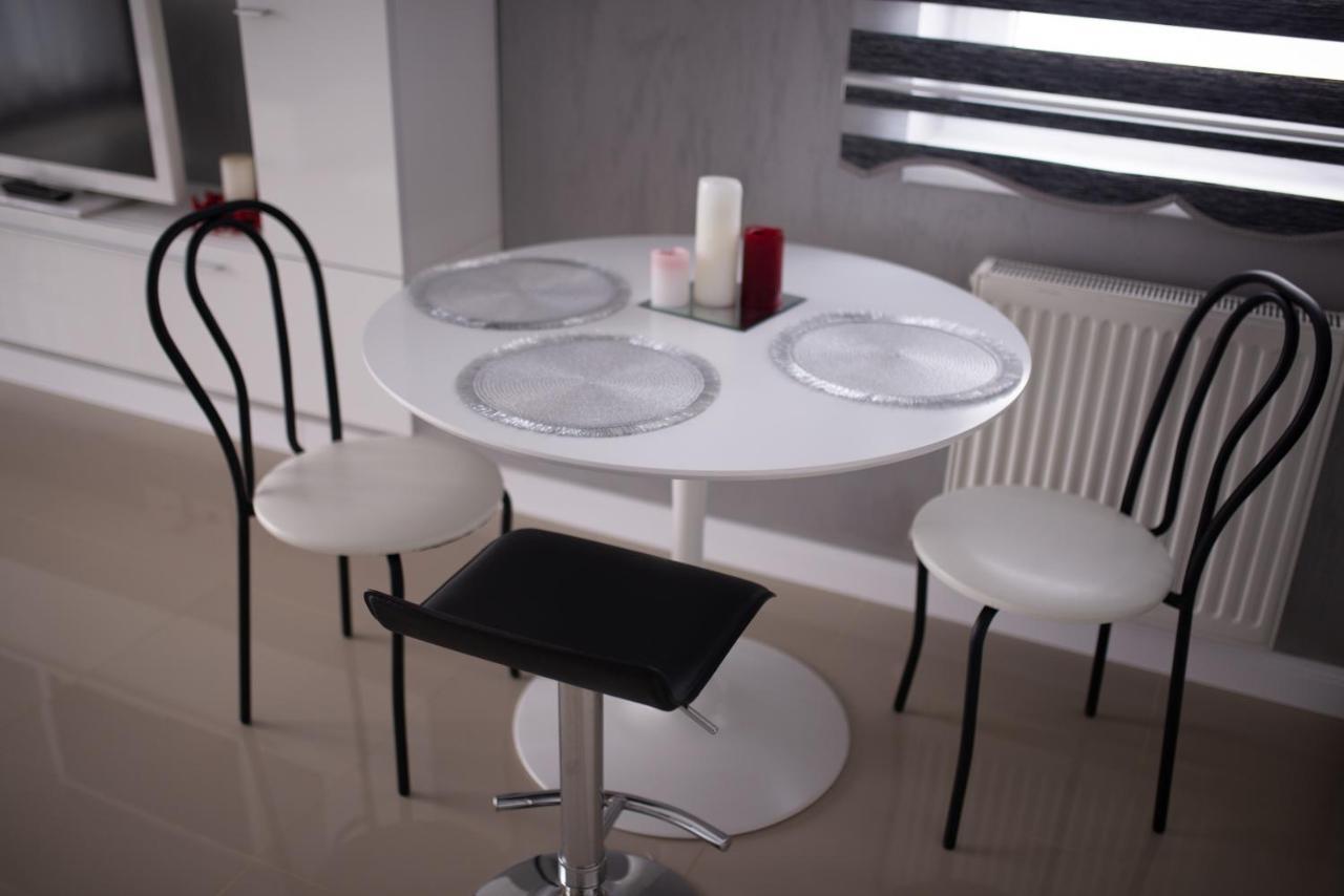 Apartament Denissia Орадеа Екстериор снимка