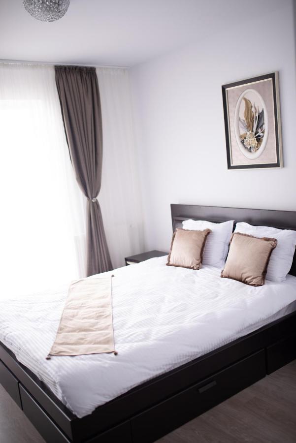 Apartament Denissia Орадеа Екстериор снимка